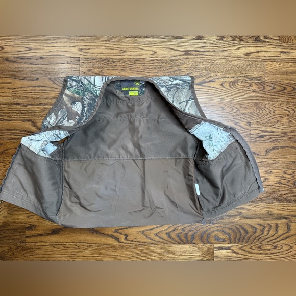 Game Winner Realtree Camouflage Hunting Vest - Picture 8 of 14